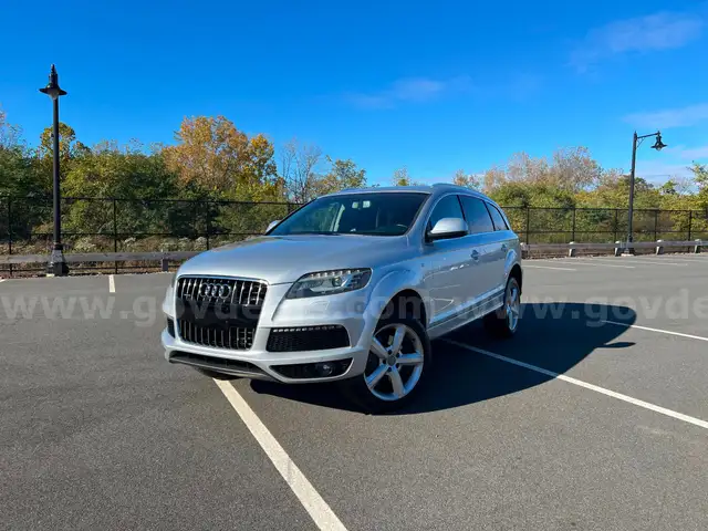 2012 Audi Q7 Quattro Prestige S-Line with Adaptive Air Suspension