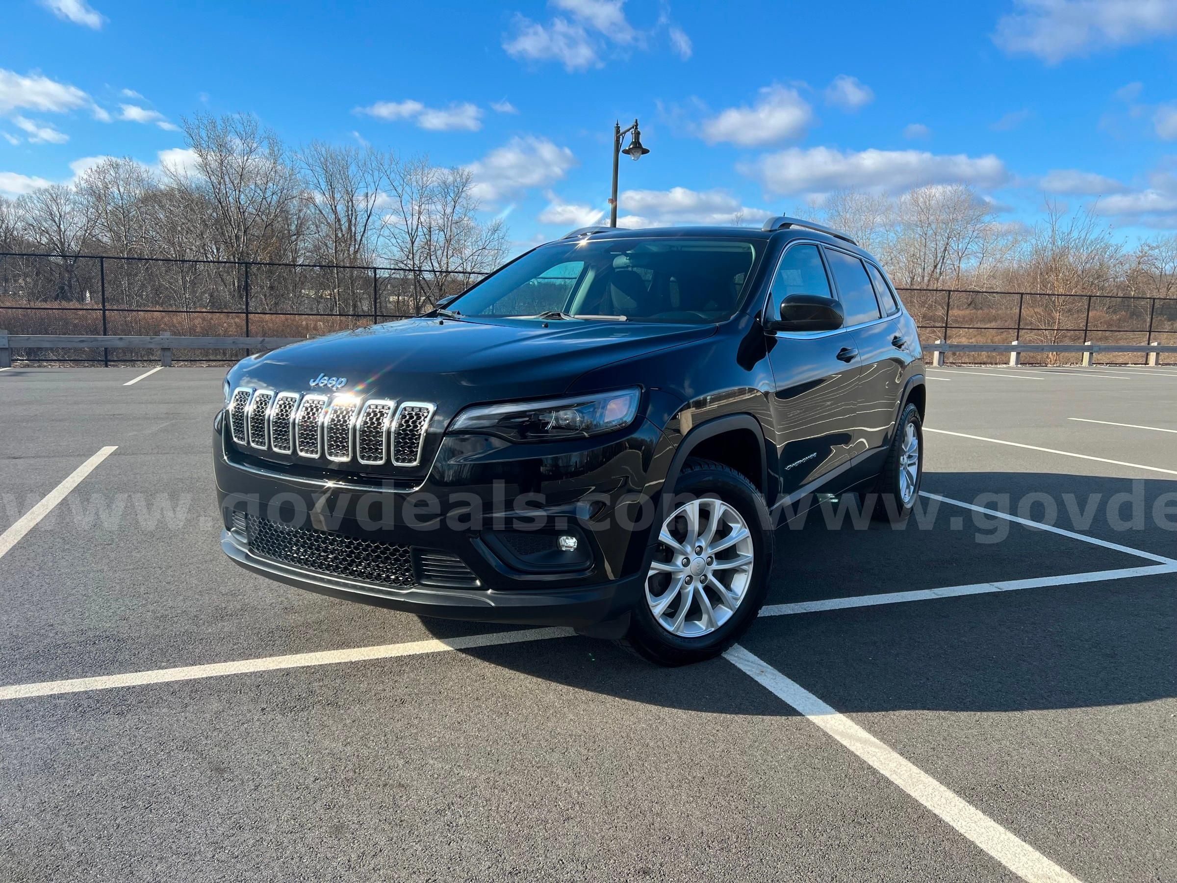 Photo of a 2019 Jeep Cherokee Latitude