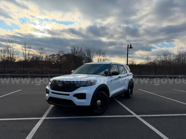 2023 Ford Explorer AWD Low Miles