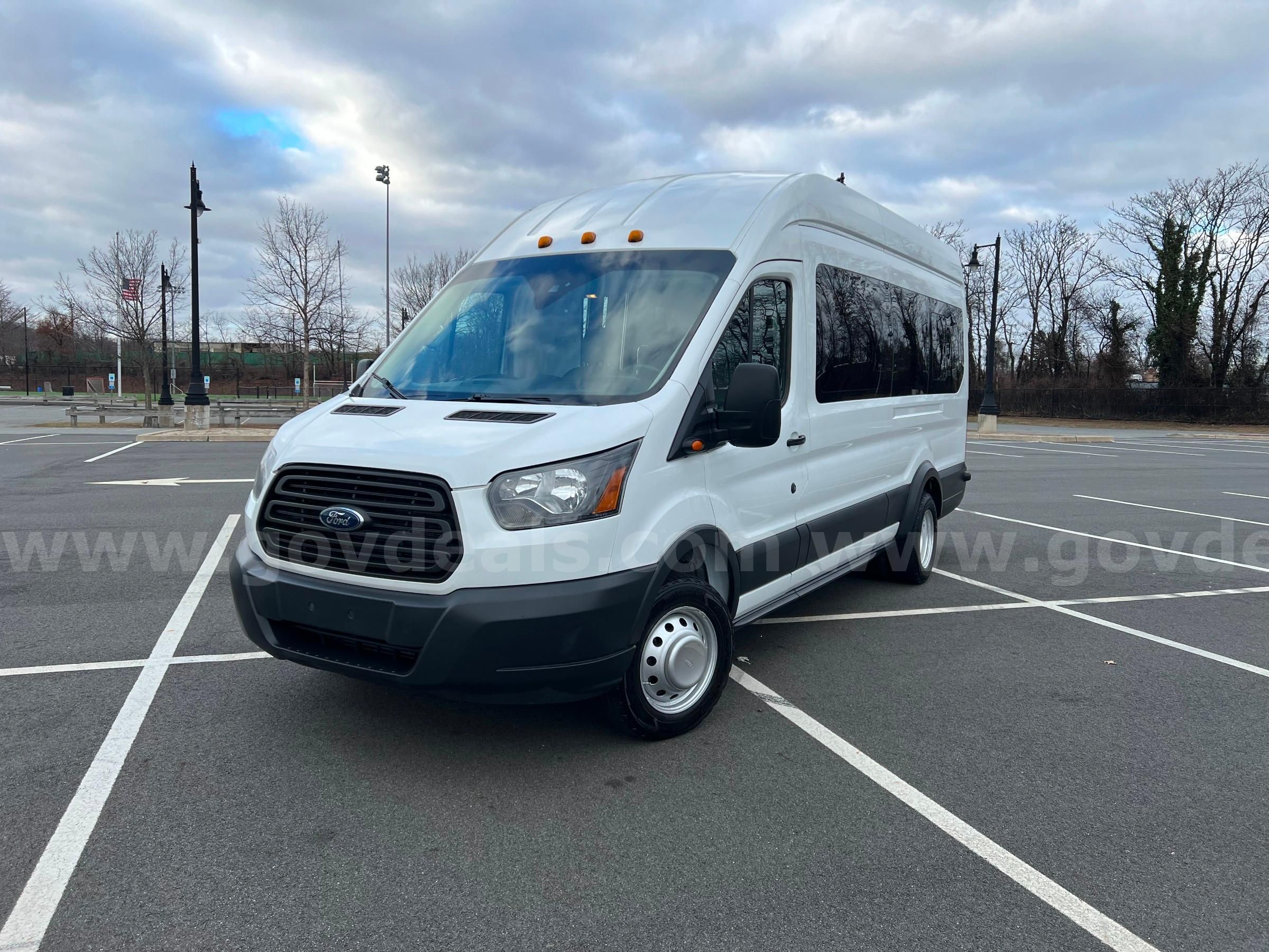 Photo of a 2017 Ford T350 EL XL DRW High Roof