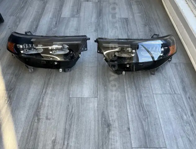 2020-2024 Ford Explorer Headlight Assembly Set w/Ballast