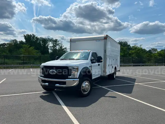 2018 Ford F550 Super-Duty Powerstroke Box/Utility Truck with Liftgate