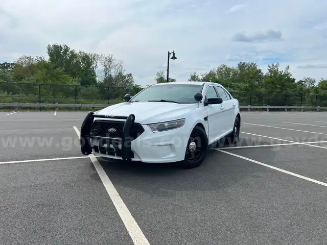2019 Ford Taurus 3.7 AWD Low Miles