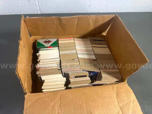 Large Box/Collection Of 80/90&#x27;s Mixed MLB Baseball Cards-WILL SHIP