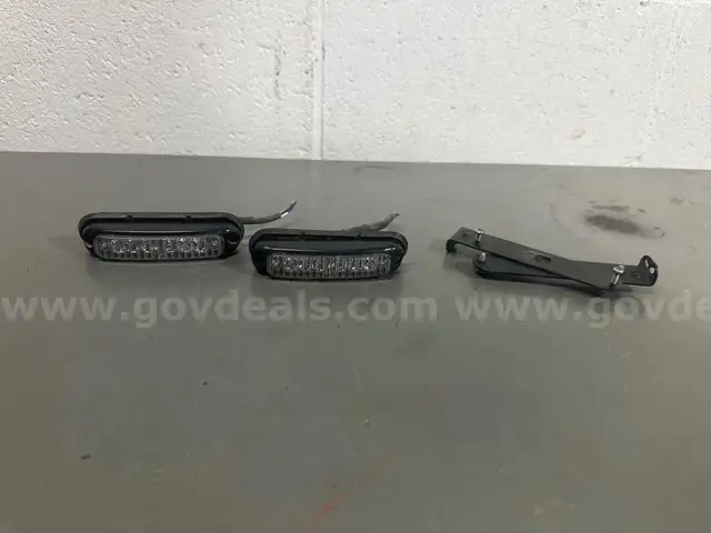 Very Nice Pair Of Whelen Micron Surface Mount Lights R&#x26;B-WILL SHIP
