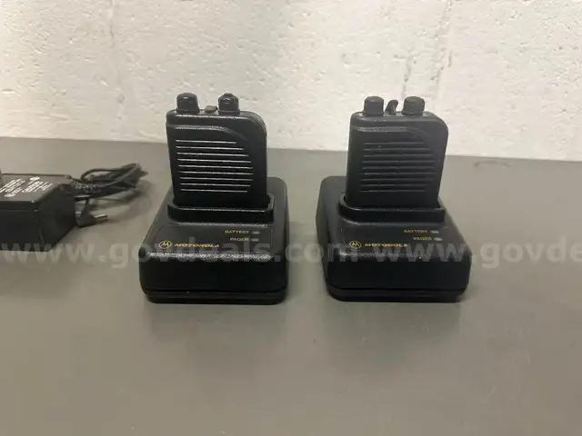 Pair Of Motorola Minitor 3 Fire Pagers W/Chargers -WILL SHIP