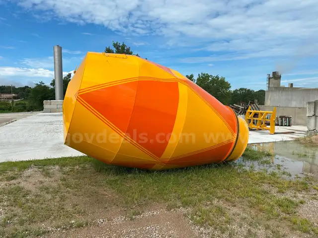 Almost New Con-Tech HP 10.5 Yard Concrete Truck Drum
