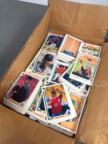 Large Mixed Loose Lot of MLB Baseball Cards-WILL SHIP