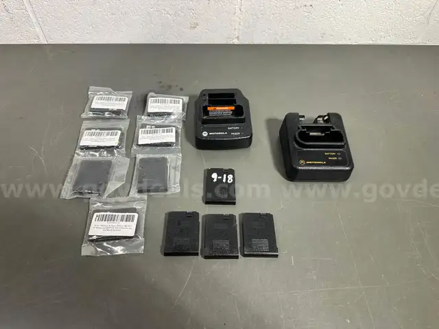 Lot of Motorola Minitor Batterys &#x26; Chargers-WILL SHIP