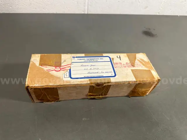 Box of Fleer &#x26; Donruss 1985 Baseball Cards-WILL SHIP