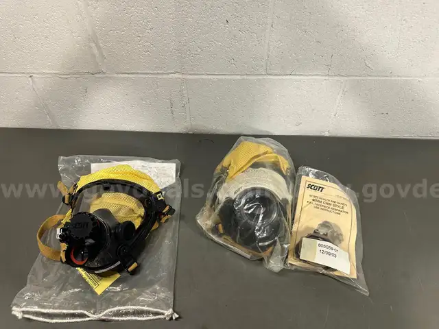 NOS Pair Scott Safety SCBA Masks W/40MM Respirator Filter Adapters -WILL SHIP