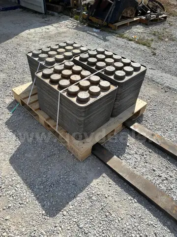 Large Lot Of Used Chicago Metallic 43037 Commercial Bakery Mini Cake Pans-WILL SHIP
