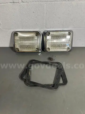 Pair of RED Whelen 900 Series Steady Burn Lights-WILL SHIP