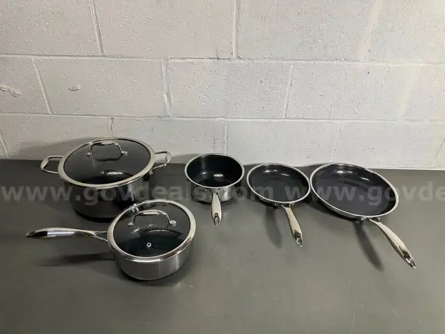 Lot of Hexclad Cookware Lot 2-WILL SHIP