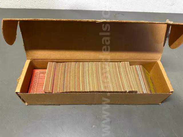 Mixed 1980&#x27;s MLB Baseball Card Collector Box-WILL SHIP