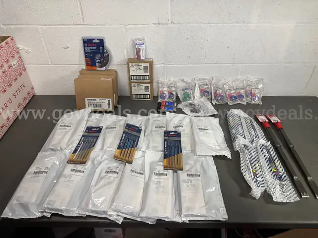 Large Mixed Lot Bosch & Dremel Blades, Bits and More!!!-WILL SHIP
