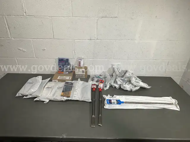 Large Mixed Lot Bosch & Dremel Blades, Bits and More!!!-WILL SHIP