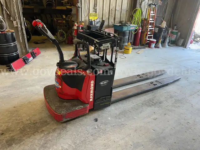 Low Hour 2014 Raymond 8410 Electric End Rider Double Pallet Truck -WILL SHIP