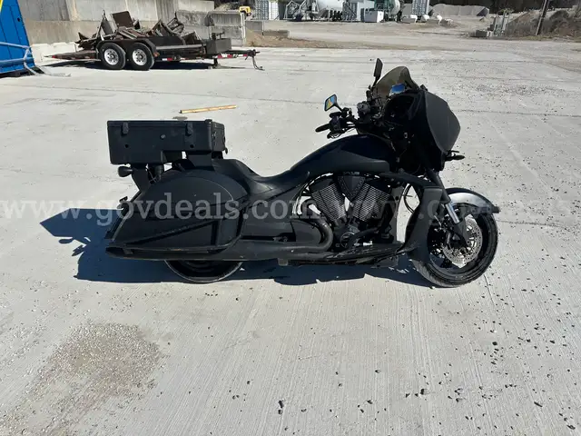 2013 Victory Cross Country Police Motorcycle-WILL SHIP
