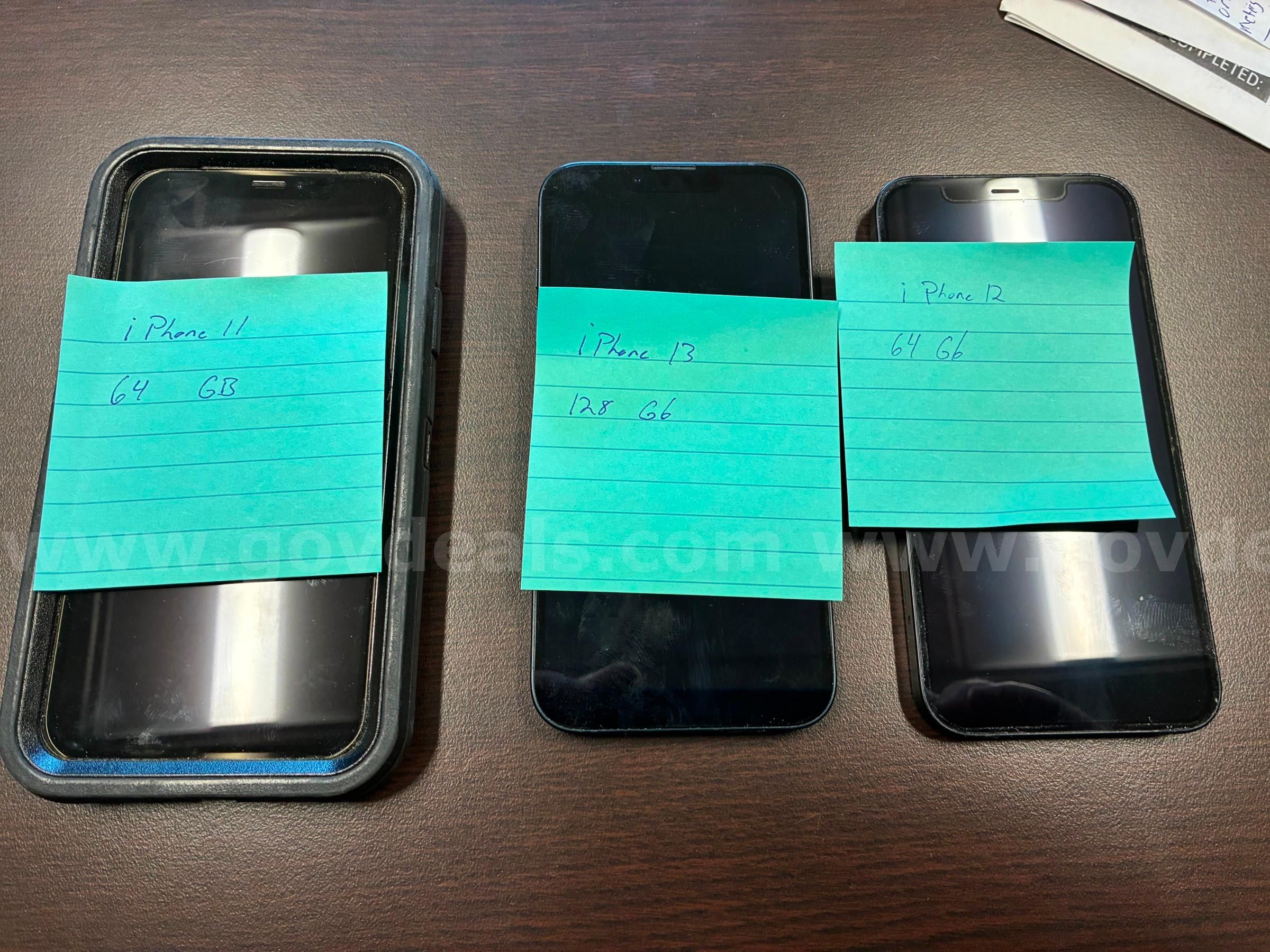 Lot of 3 Apple iPhones | AllSurplus