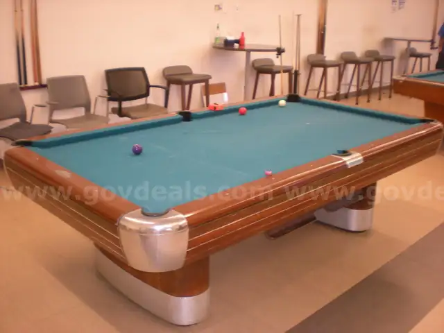 Brunswick 8&#x27; Commercial Pool Table