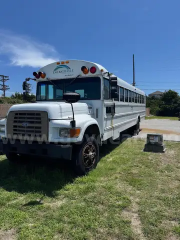 1996 Ford B800
