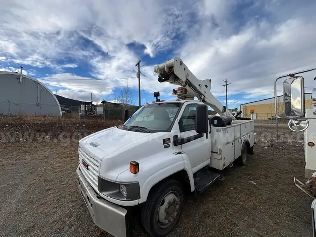 2008 GMC Topkick Bucket Truck - GM V-8 6.6 L Diesel Engine