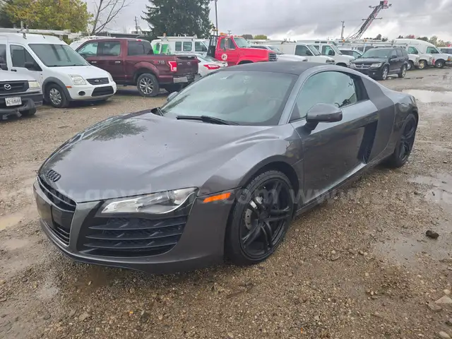 2009 Audi R8 Coupe quattro with Auto R tronic