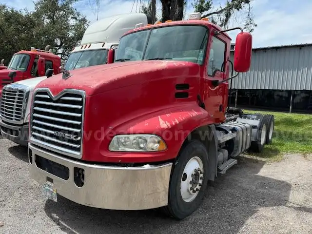 2013 Mack CXU613