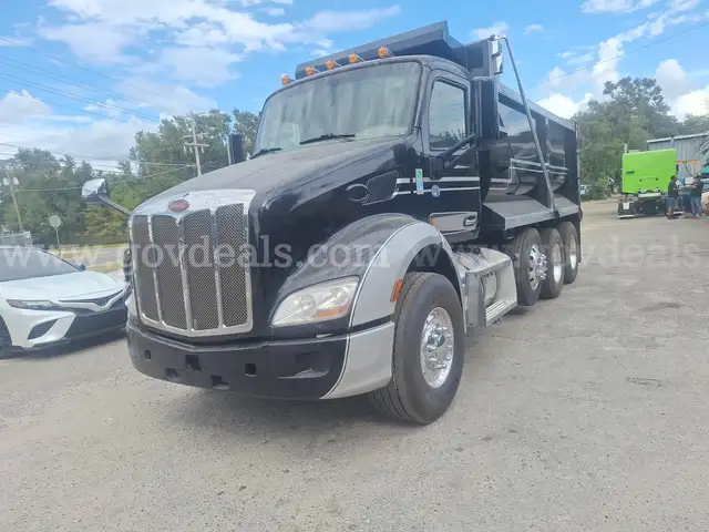 2018 Peterbilt 579 Tri/A Dump Truck