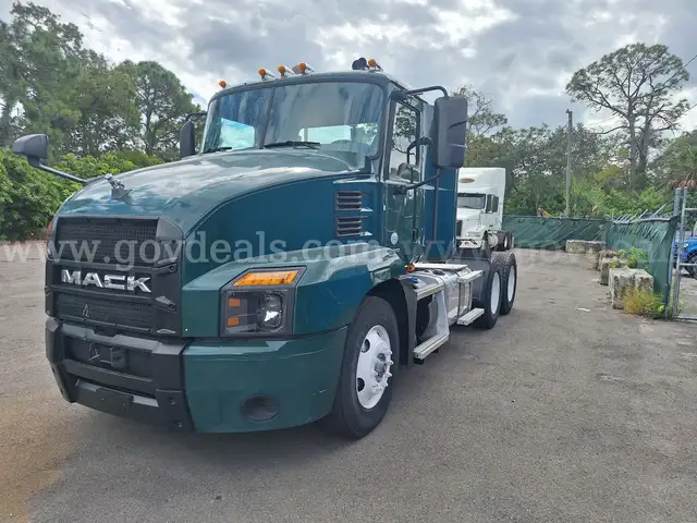 2020 Mack AN64T T/A Day Cab Truck Tractor
