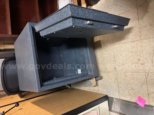 Heavy Safe QTY: 1