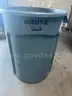 Brute 32 gal. Gray Round Vented Trash Can without lid QTY: 7