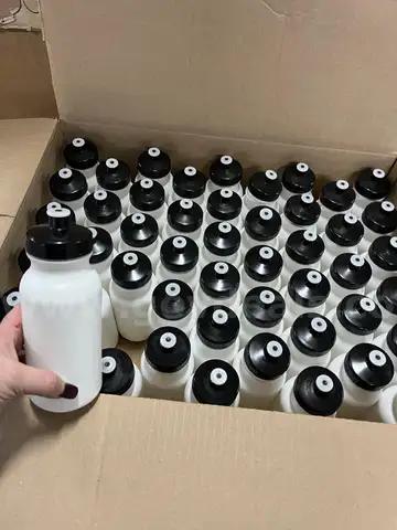 🌊 Brand New Reusable Water Bottles - 5 Cases Available, 50 Bottles per Case - Eco-Friendly & Stylish! 🌿