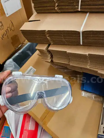 Protective goggles
