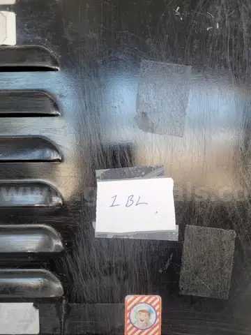 1 LOT OF 24 METAL LOCKERS - BLACK