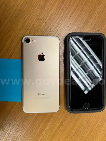 Apple Cellphones QTY 13