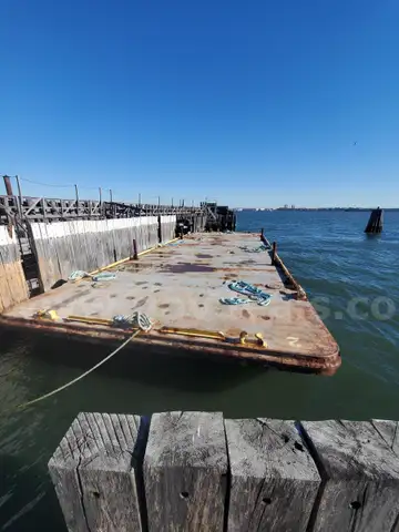 Deckscow BARGE