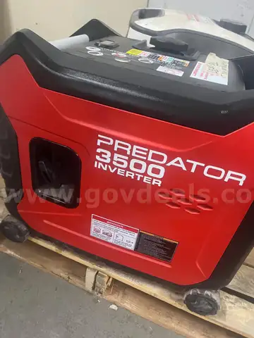 PREDATOR 3500 Watt SUPER QUIET Inverter Generator with CO SECURE Technology, EPA/NEEDS TO BE REPAIRED!!!! LEAKS OIL!!!!!