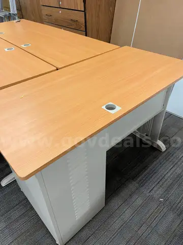 Lot of 4 Workstations