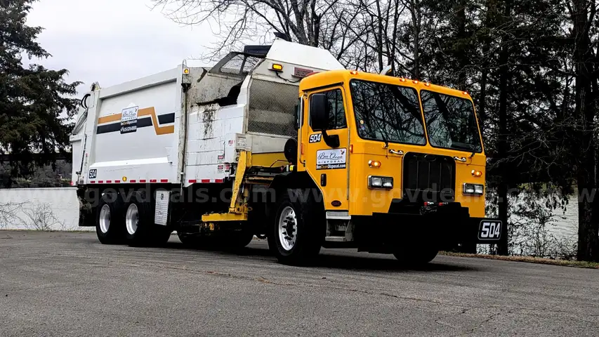 2016 Peterbilt 320 Garbage Truck Heil ASL Rapid Rail