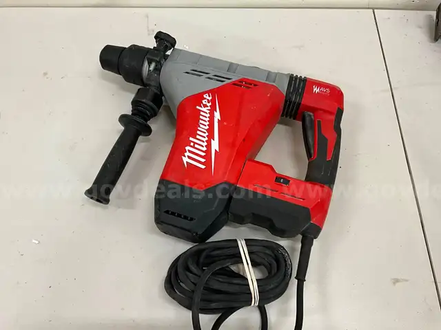 Milwaukee Corded 1-3/4&#x201D; SDS-MAX Rotary Hammer AVS 5518-21 120vAC
