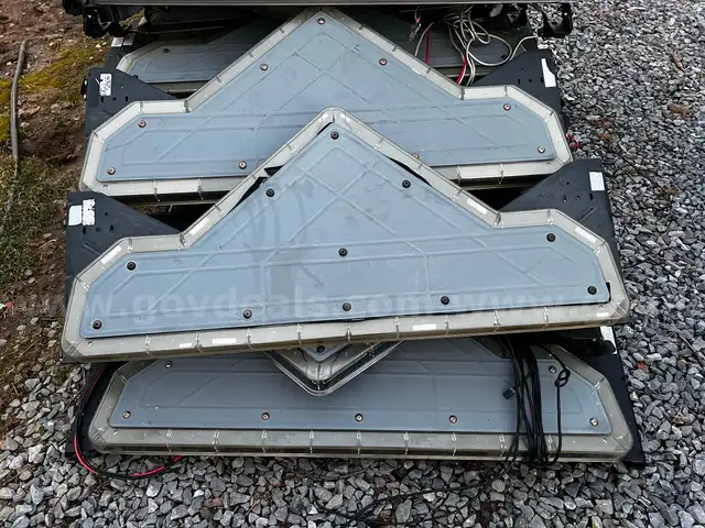 1 FEDERAL SIGNAL VALOR LIGHTBAR