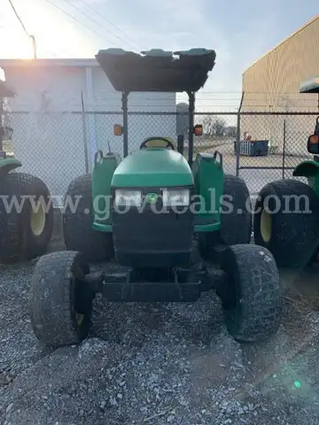 2001 John Deere 4600 Tractor