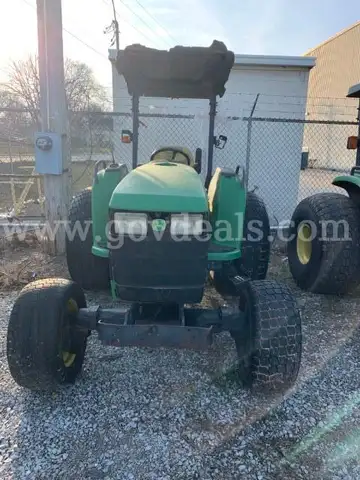2001 John Deere 4600 Tractor