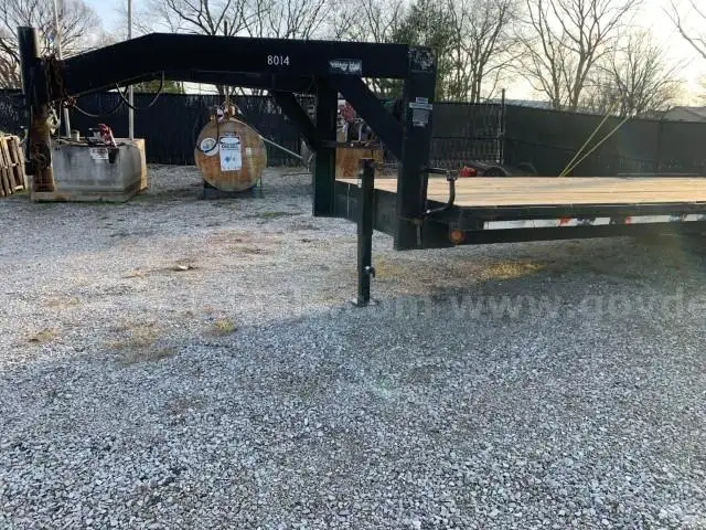 1999 Flatbed Gooseneck Trailer