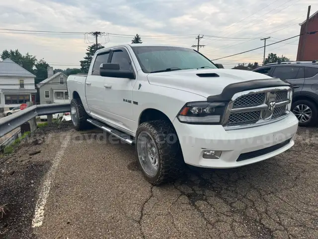 2010 RAM 1500 SLT Crew Cab 4WD