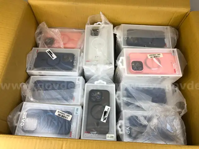 Lot of 210 iPhone Cases &#x2013; New Condition