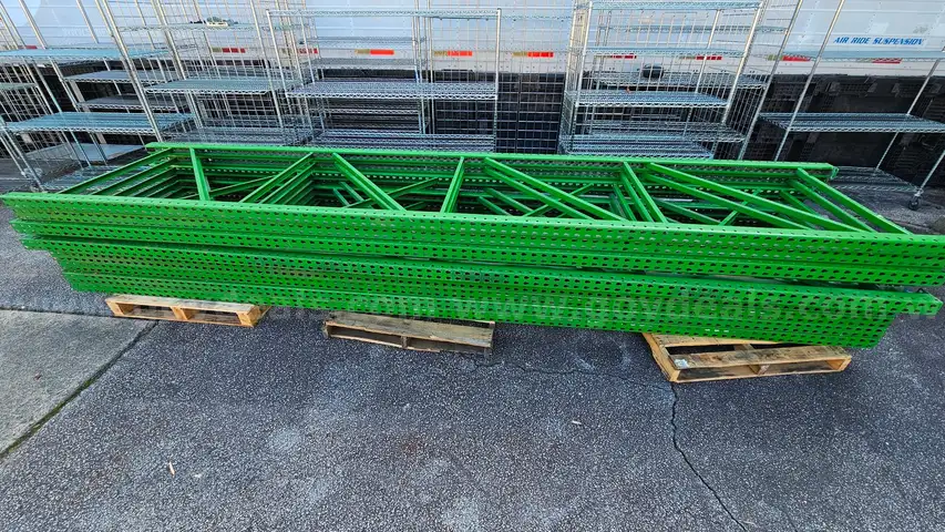 Heavy-Duty Pallet Racking System with Wire Decking