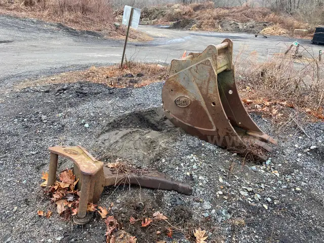 Weight Bracket &#x26; Strickland Digging Bucket